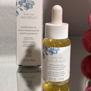 Mary Kay Naturally Nourishing Oil